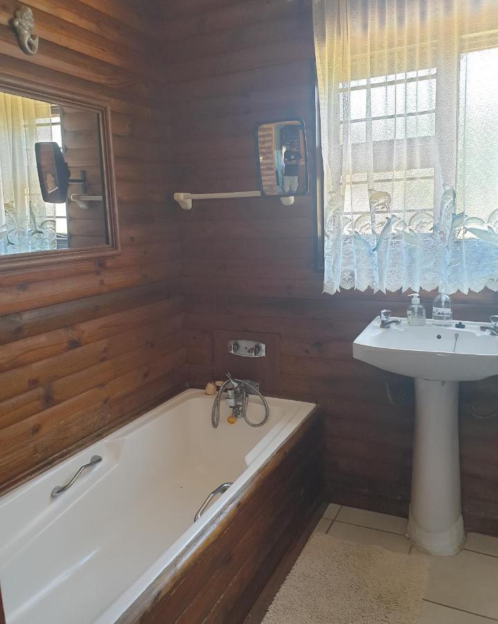 Deep Blue Guest House Amanzimtoti Zewnętrze zdjęcie